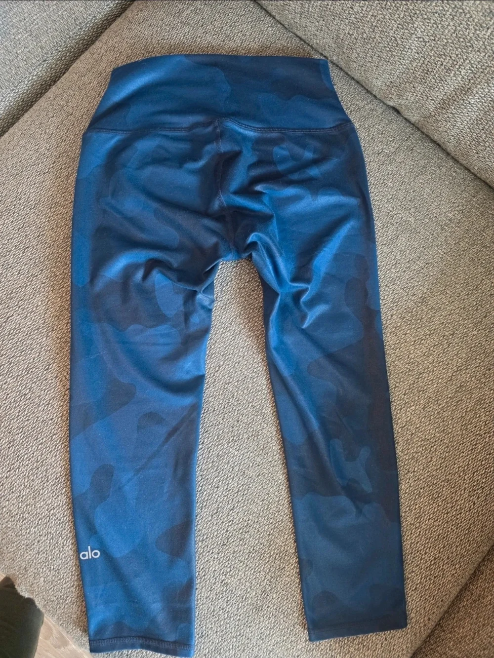 ALO Camo Airbrush Crop Leggings